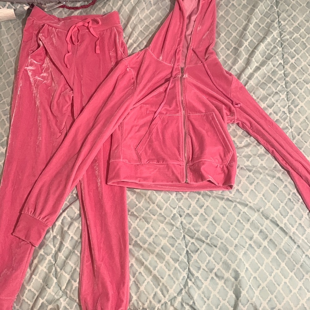 Y2K style pink tracksuit